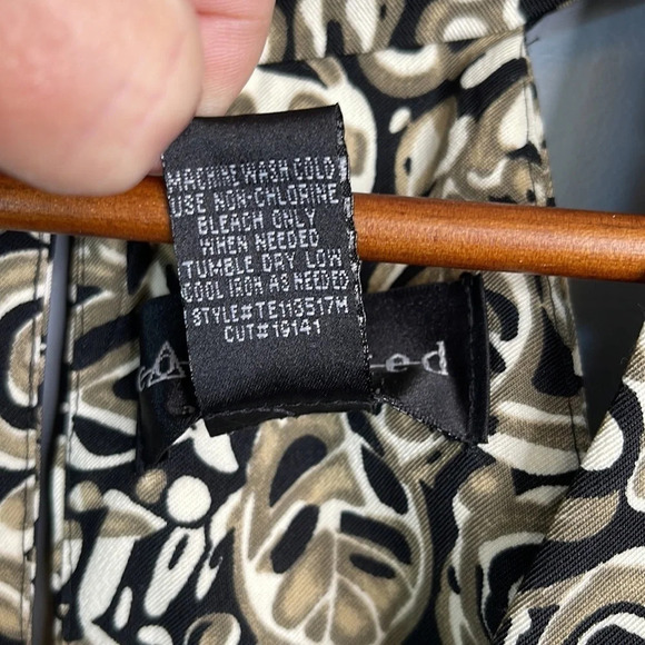 CONNECTED APPAREL Leaf Flower Print Sleeveless  Knee Length Dress Black Tan 6 - Picture 9 of 11